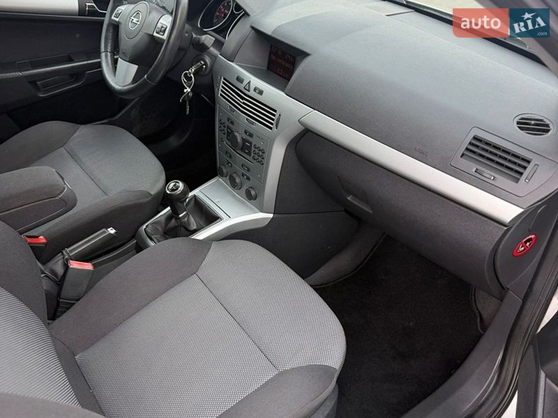 Универсал Opel Astra 2008 в Луцке