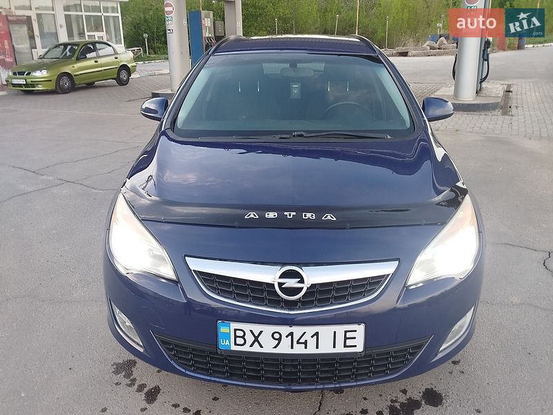 Универсал Opel Astra 2011 в Хмельницком