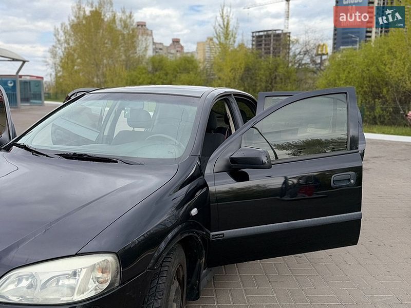 Седан Opel Astra 2003 в Киеве