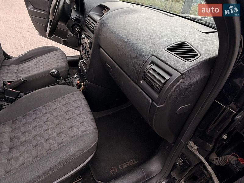 Седан Opel Astra 2003 в Киеве