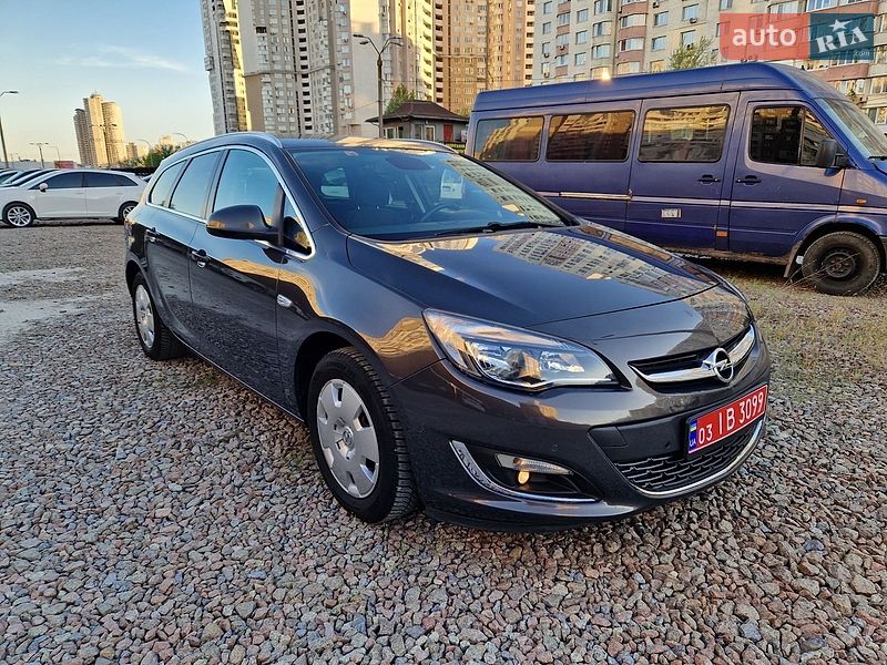 Универсал Opel Astra 2013 в Киеве
