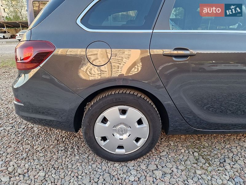 Универсал Opel Astra 2013 в Киеве