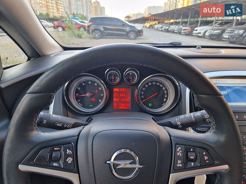 Универсал Opel Astra 2013 в Киеве