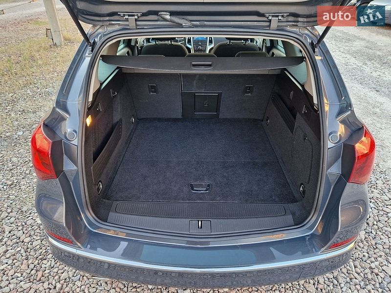 Универсал Opel Astra 2013 в Киеве
