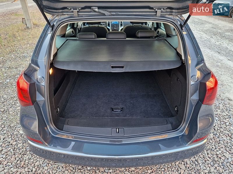 Универсал Opel Astra 2013 в Киеве