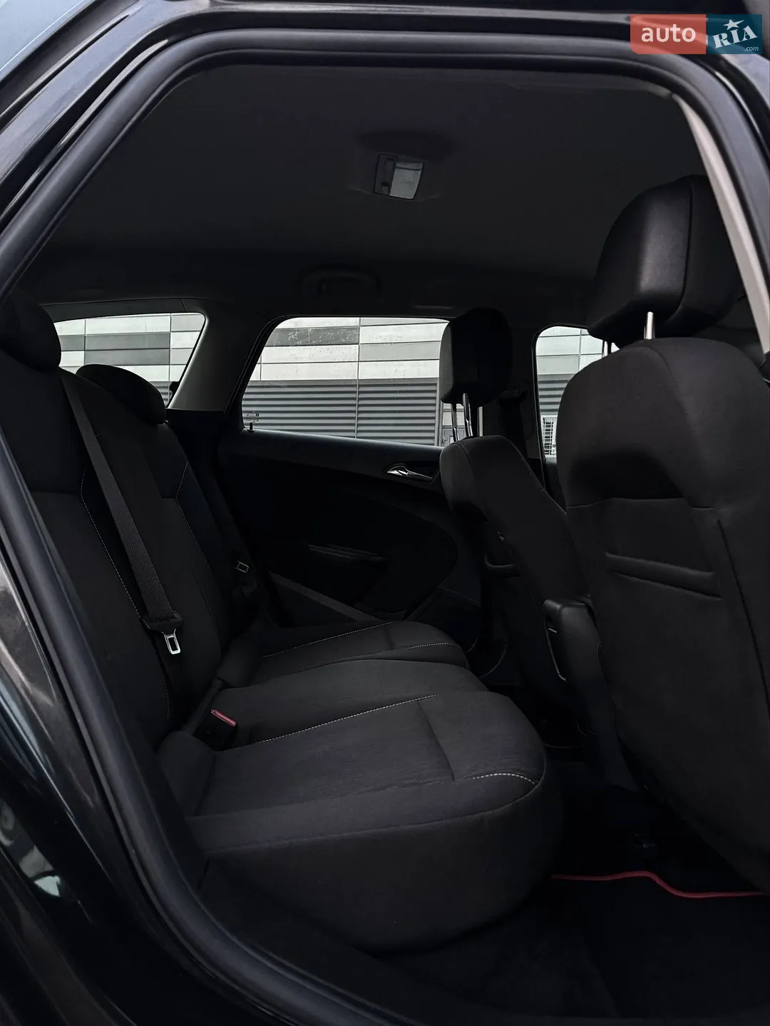 2011 Opel Astra - мініатюра 19