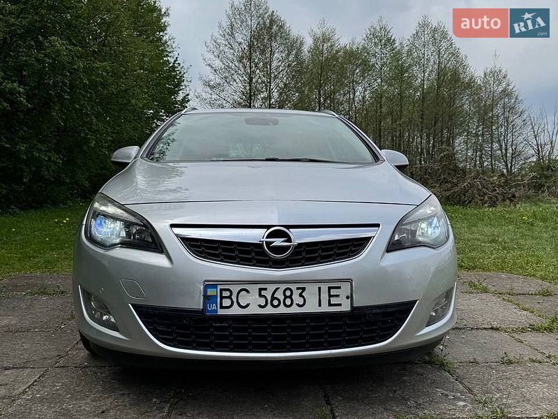 Opel Astra 2011