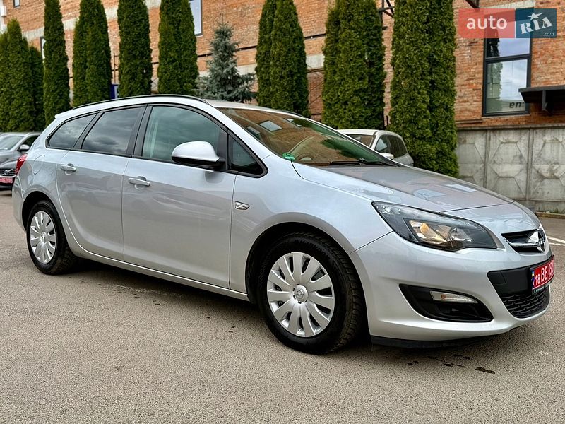 Универсал Opel Astra 2012 в Ровно