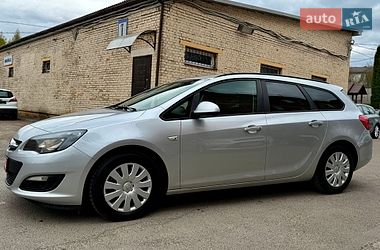 Универсал Opel Astra 2012 в Ровно