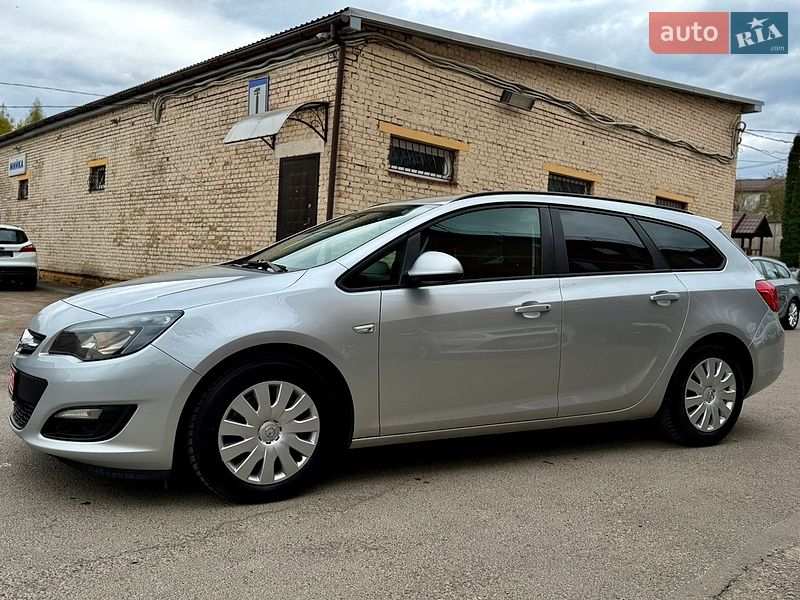 Универсал Opel Astra 2012 в Ровно