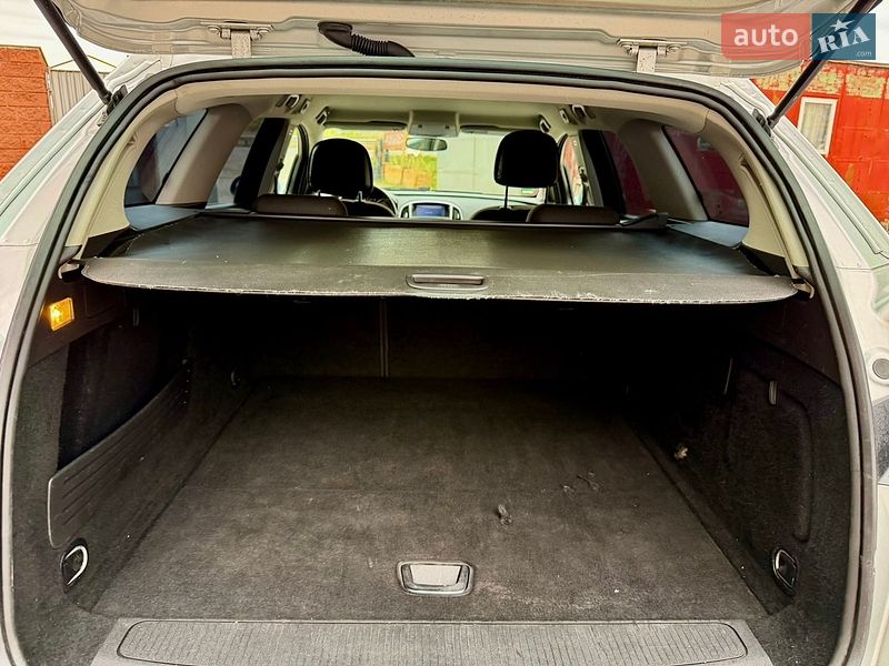 Универсал Opel Astra 2012 в Ровно