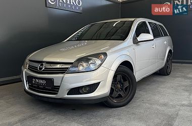 Универсал Opel Astra 2012 в Киеве