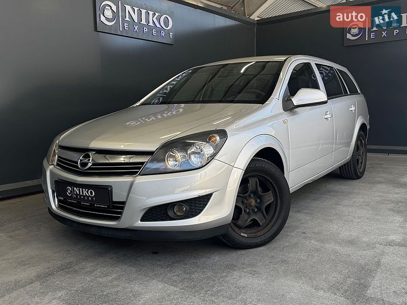 Универсал Opel Astra 2012 в Киеве