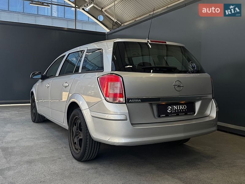 Универсал Opel Astra 2012 в Киеве