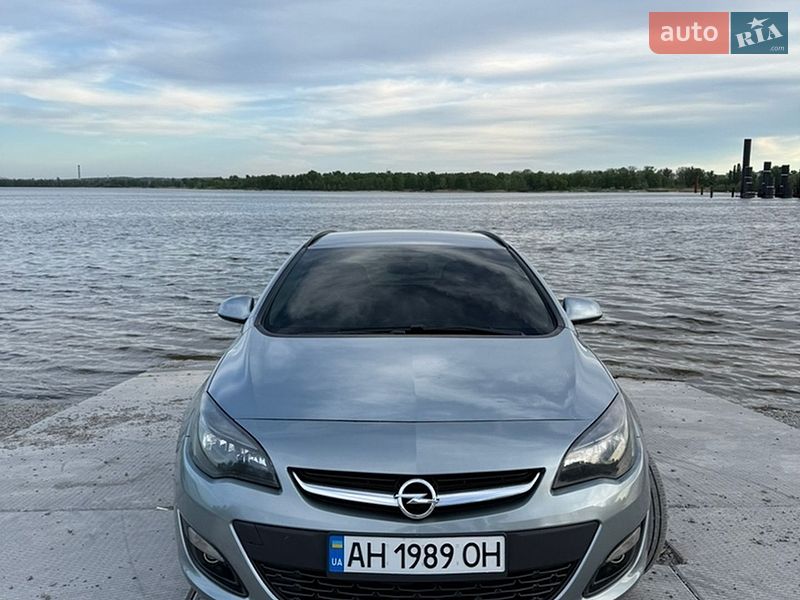 Универсал Opel Astra 2014 в Кременчуге