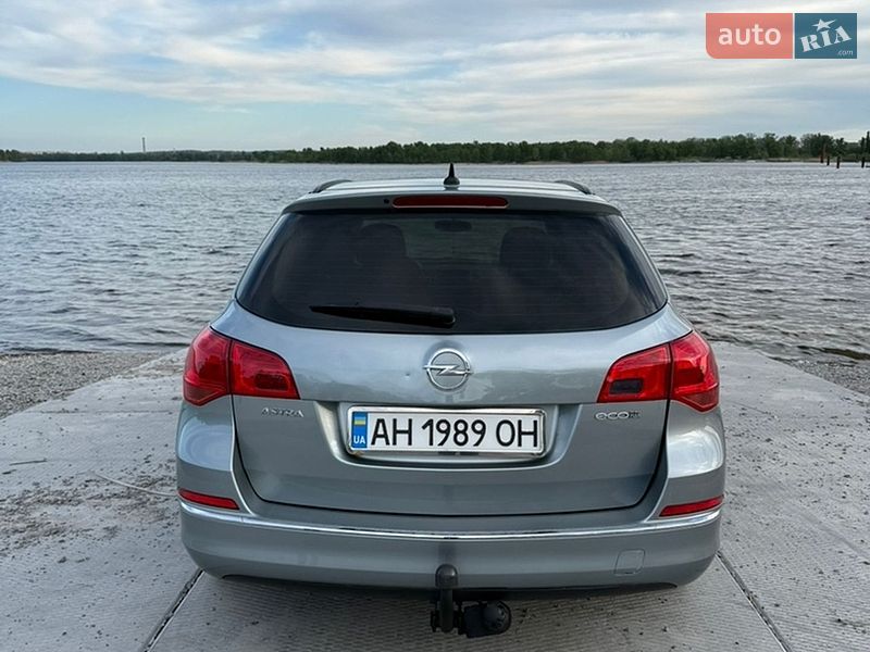 Универсал Opel Astra 2014 в Кременчуге
