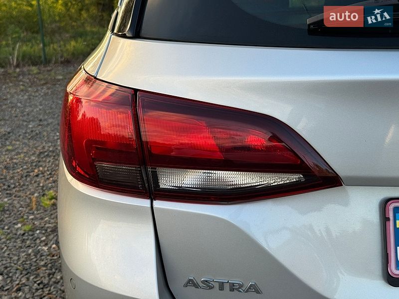 Универсал Opel Astra 2018 в Хмельницком