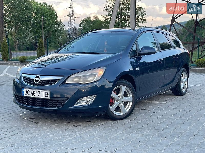 Универсал Opel Astra 2012 в Турке