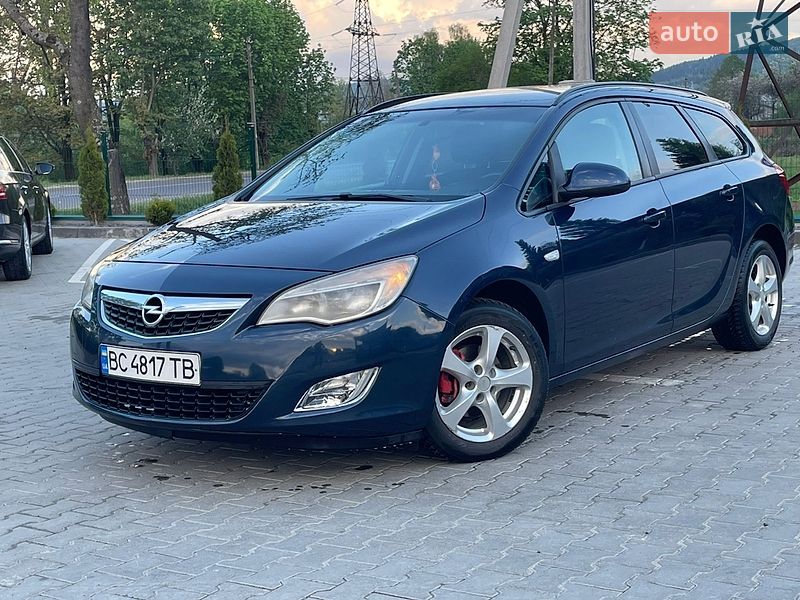 Универсал Opel Astra 2012 в Турке