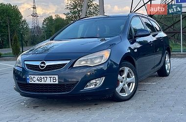 Универсал Opel Astra 2012 в Турке
