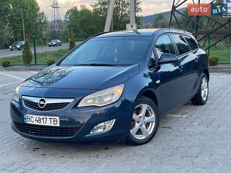 Универсал Opel Astra 2012 в Турке