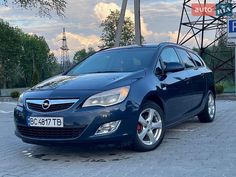 Универсал Opel Astra 2012 в Турке
