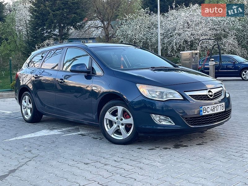 Универсал Opel Astra 2012 в Турке