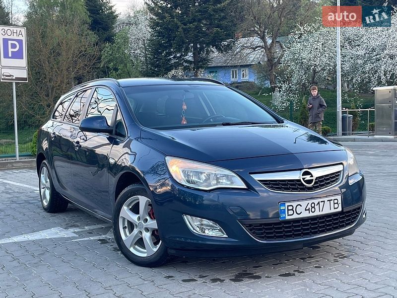 Универсал Opel Astra 2012 в Турке