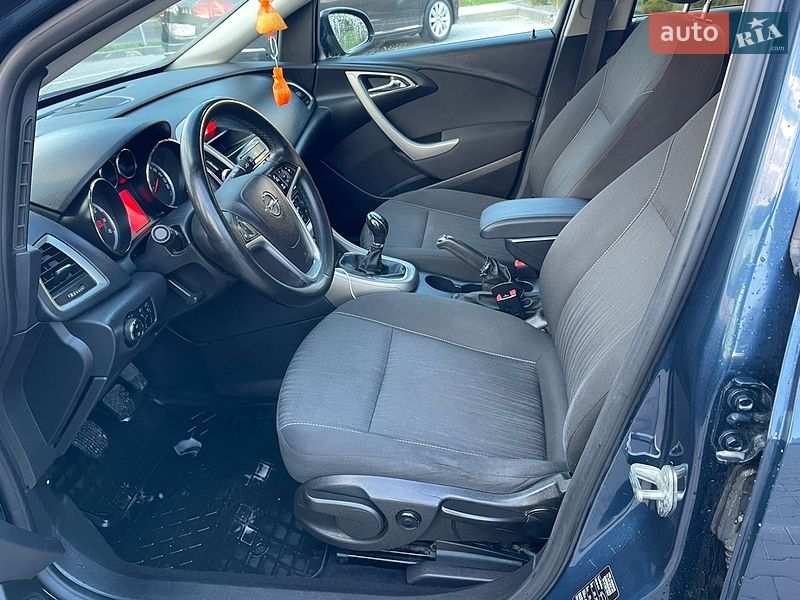 Универсал Opel Astra 2012 в Турке
