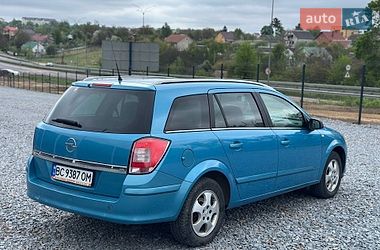 Универсал Opel Astra 2005 в Ровно