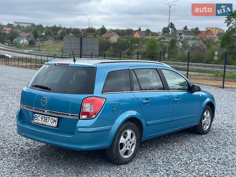 Универсал Opel Astra 2005 в Ровно