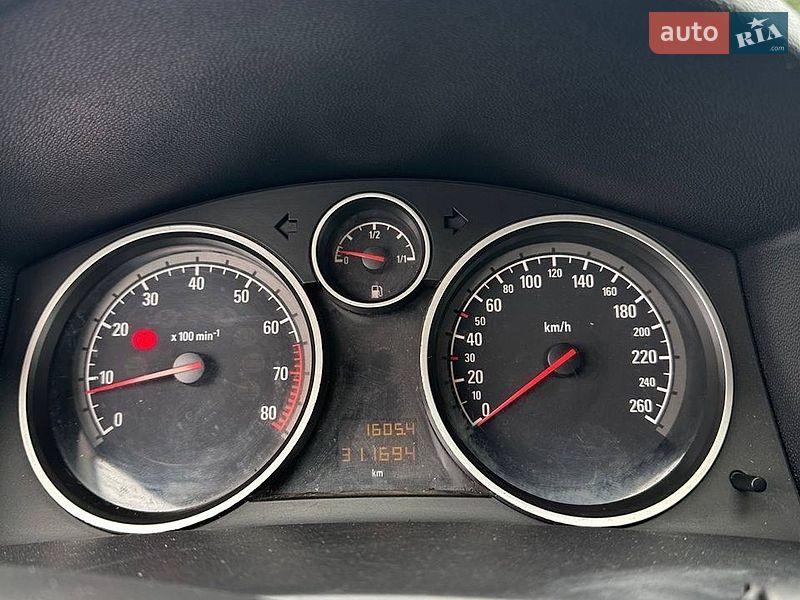 Универсал Opel Astra 2005 в Ровно