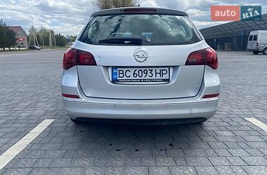 Универсал Opel Astra 2013 в Самборе