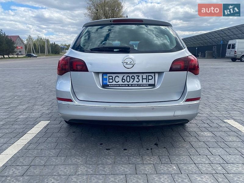 Универсал Opel Astra 2013 в Самборе