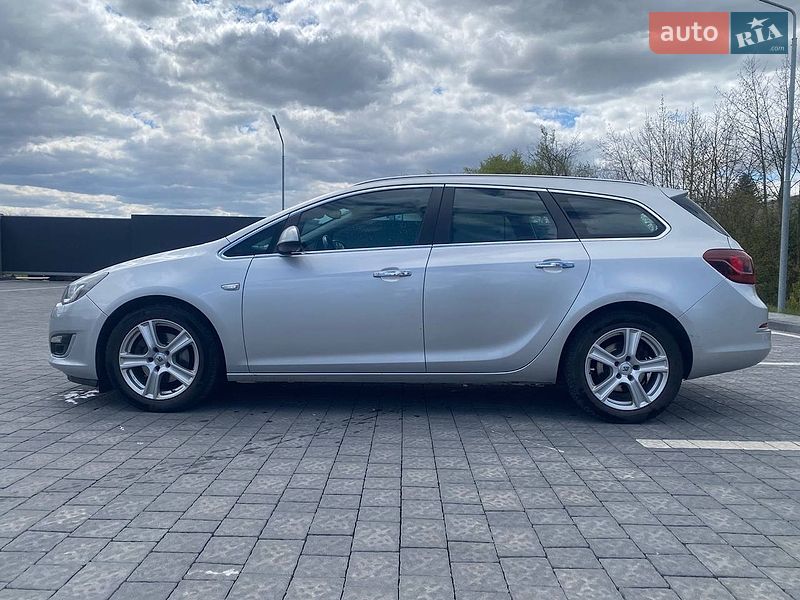 Универсал Opel Astra 2013 в Самборе