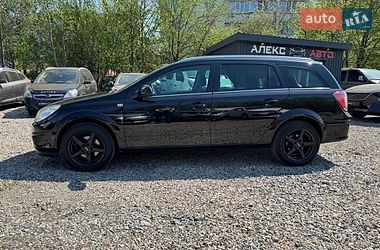 Универсал Opel Astra 2010 в Полтаве