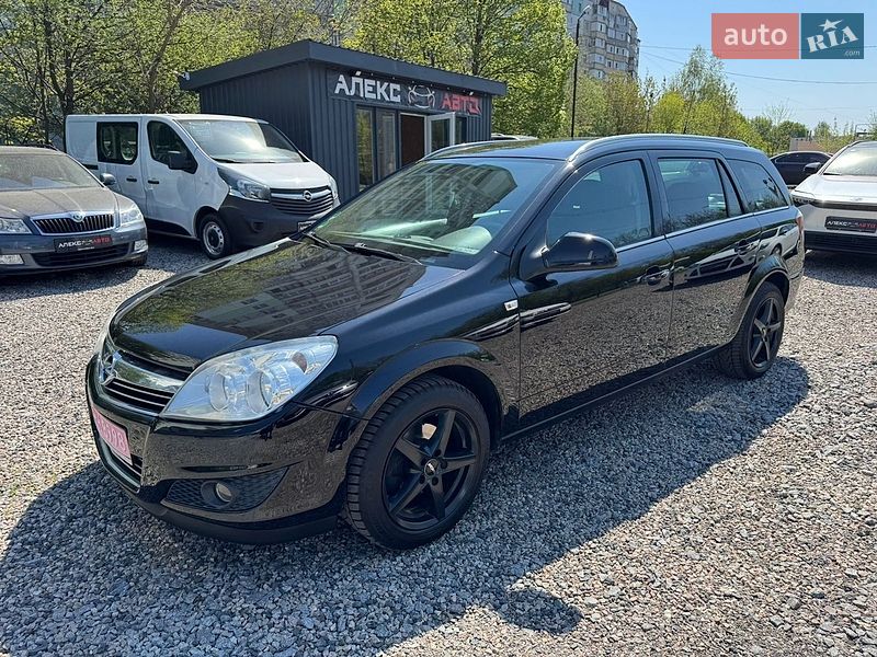 Универсал Opel Astra 2010 в Полтаве