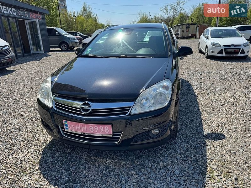 Универсал Opel Astra 2010 в Полтаве