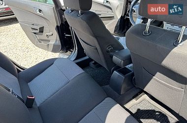 Универсал Opel Astra 2010 в Полтаве