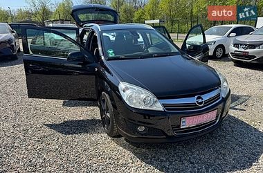 Универсал Opel Astra 2010 в Полтаве