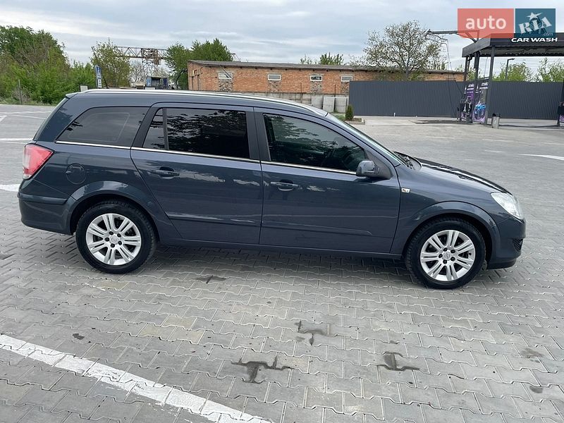 Универсал Opel Astra 2008 в Тульчине