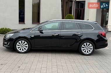 Универсал Opel Astra 2014 в Стрые