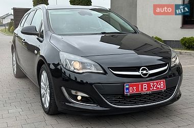 Универсал Opel Astra 2014 в Стрые