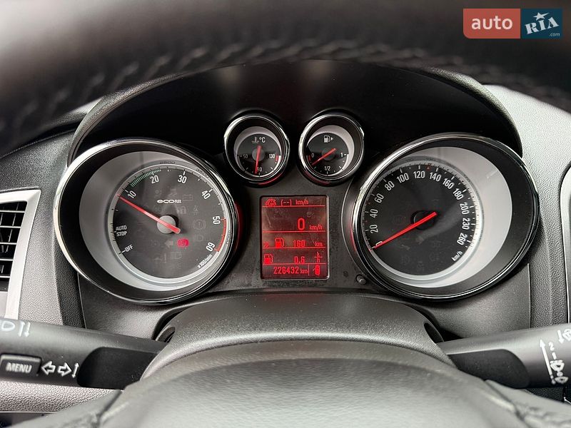 Универсал Opel Astra 2014 в Стрые