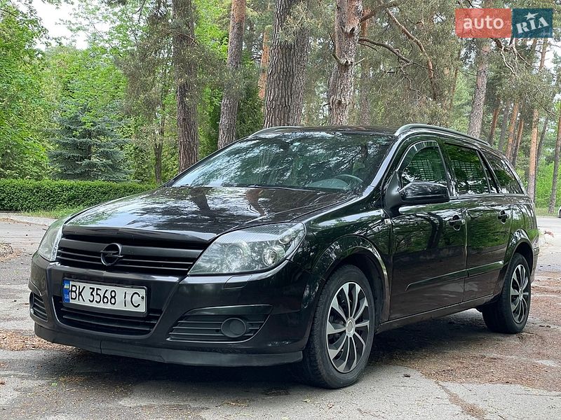 Универсал Opel Astra 2004 в Остроге