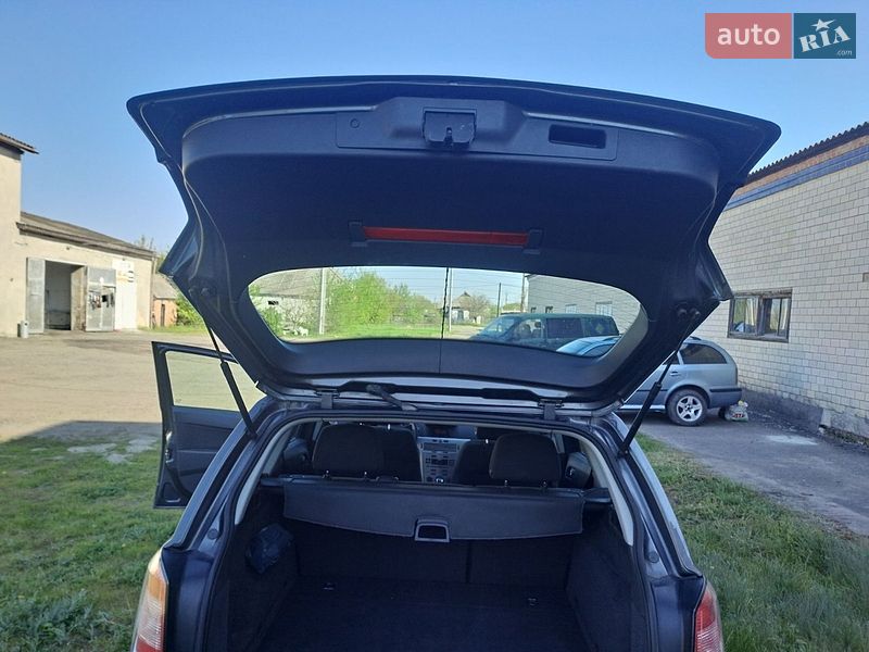 Універсал Opel Astra 2009 в Решетилівці