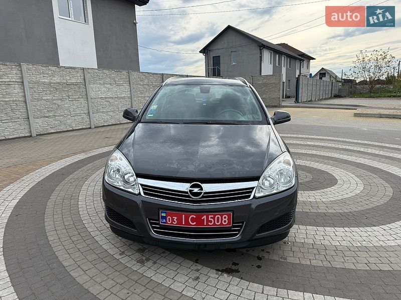Универсал Opel Astra 2010 в Белой Церкви
