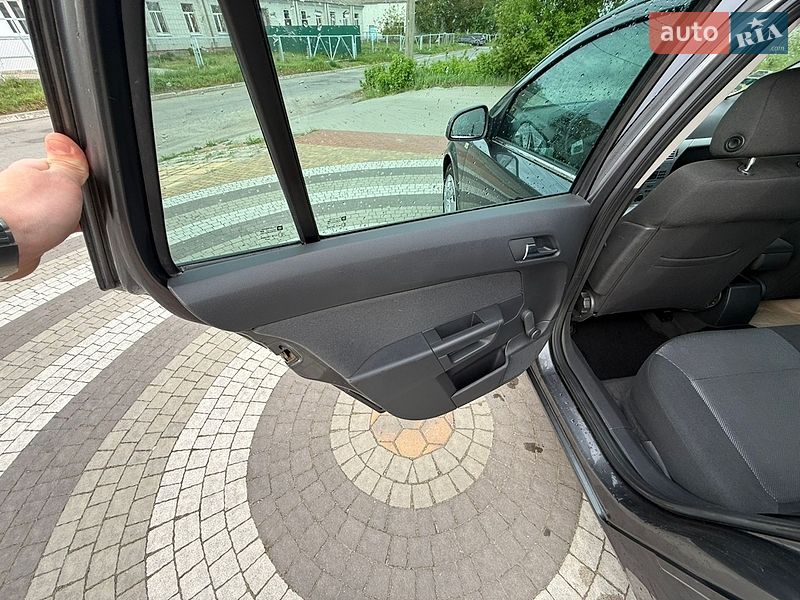Универсал Opel Astra 2010 в Белой Церкви
