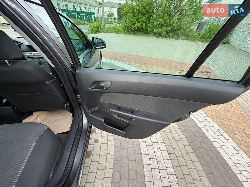 Универсал Opel Astra 2010 в Белой Церкви