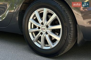 Универсал Opel Astra 2014 в Киеве